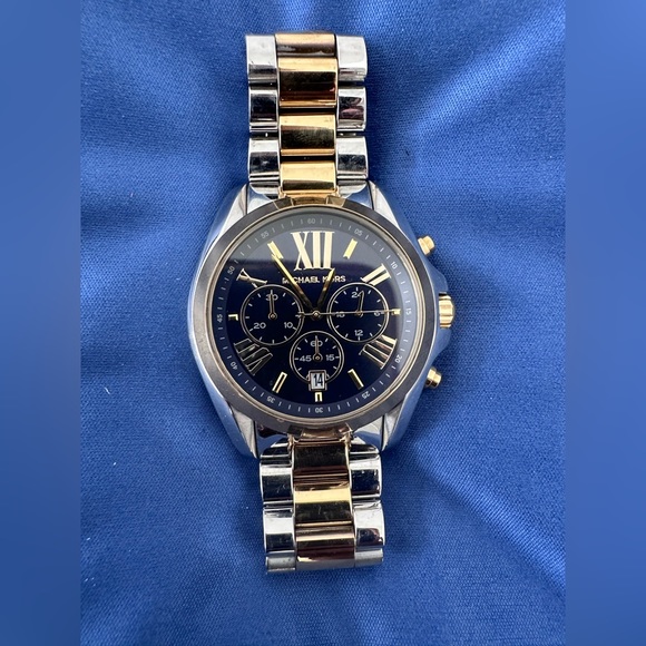 Oversized Bradshaw Two-Tone Watch - Picture 6 of 7